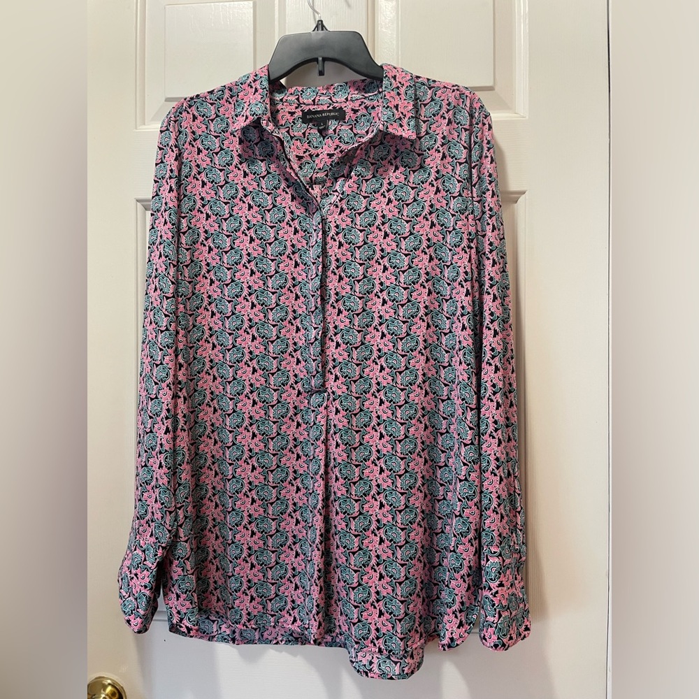 Banana Republic Pink and Blue Floral Pattern Blouse size L